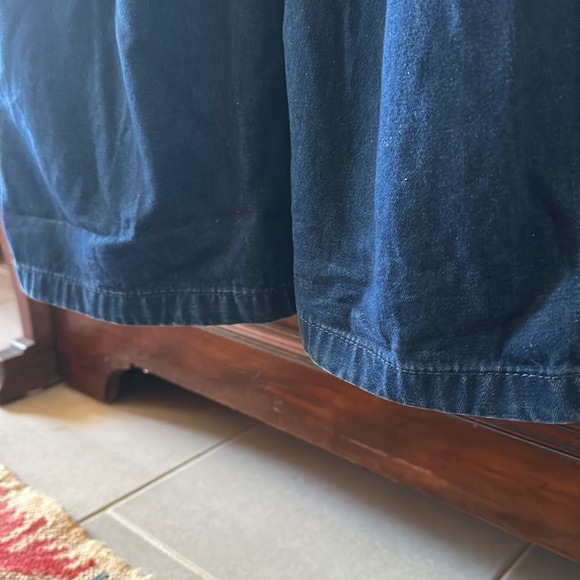 A classic! Pockets everywhere! Loop & adjustable straps. No damage/pets/smoke. - Picture 5 of 11